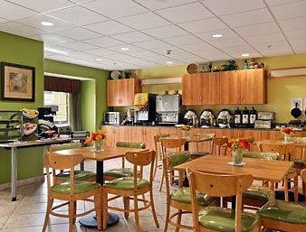 Microtel Inn & Suites Columbia Restaurant photo